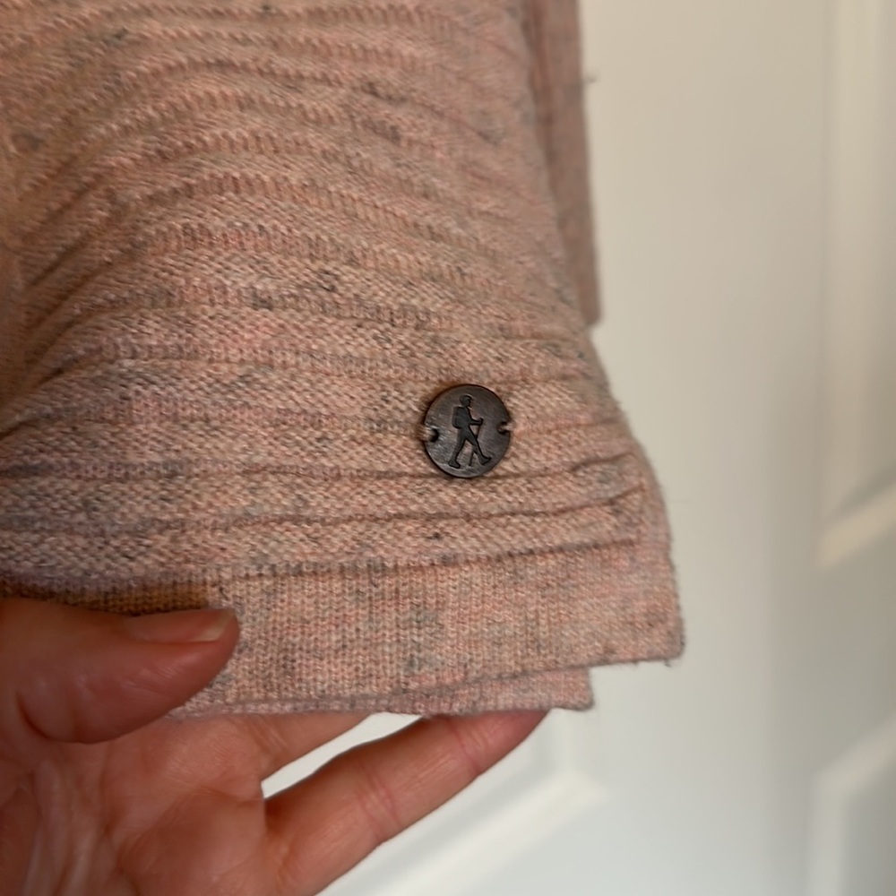 Sweater - Picture 2 of 9